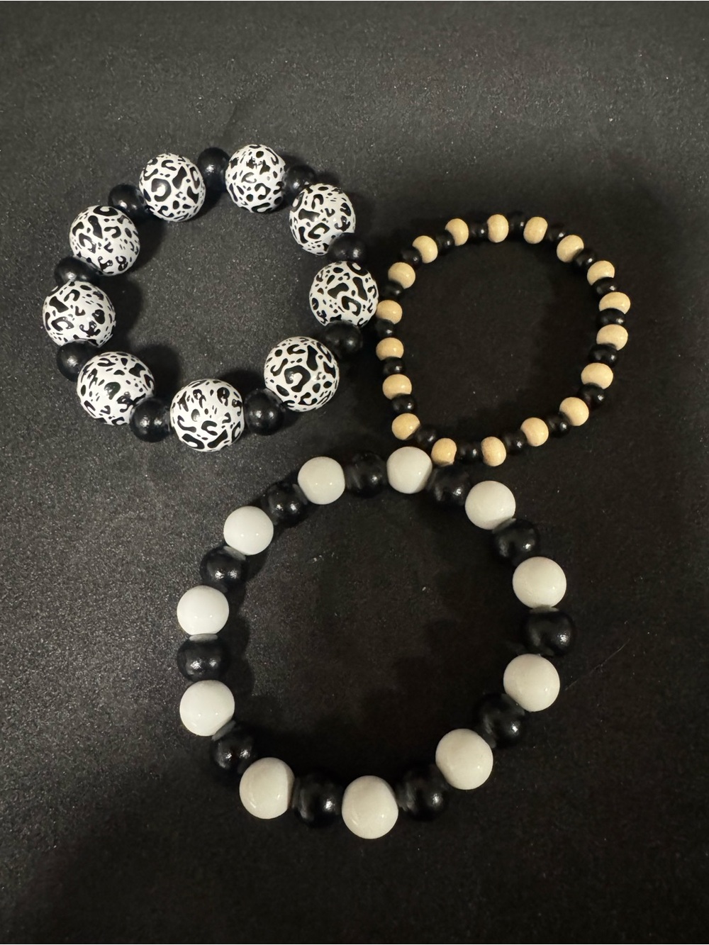 Women’s Black & White wooden Beaded Stretch Bracelet Set